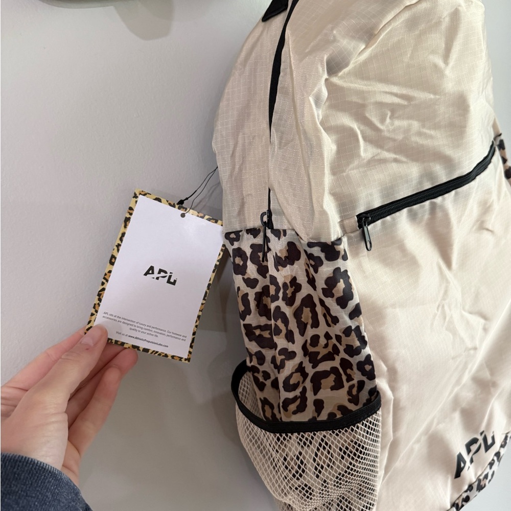 APL Lightweight Packable Backpack - Leopard Print - NWT - Picture 4 of 9